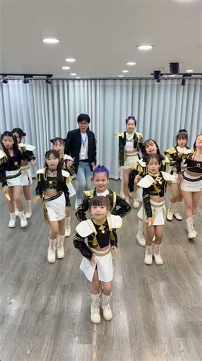 HUNTRIX - Big Guy SpongeBob Dance Challenge | Follow Me #shorts #KPopDemonHunters