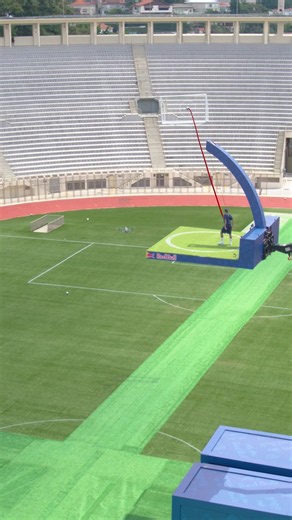 Ultimate Football Challenge: Neymar vs. Sean Garnier