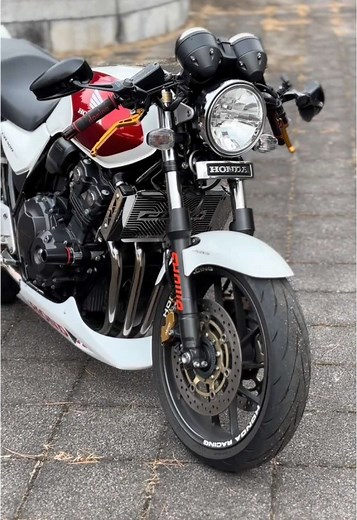 CB400 スーパーフォアの美しいカスタマイズ