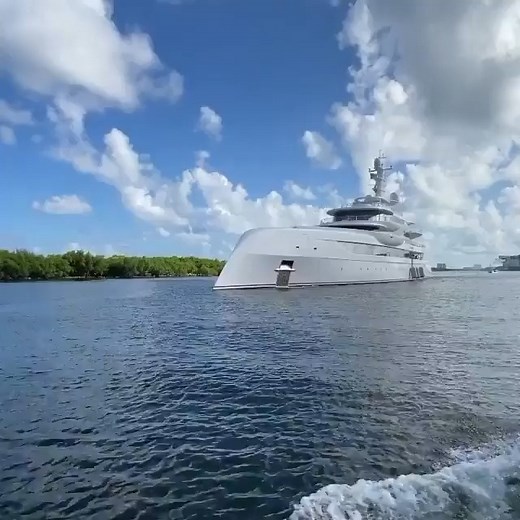 🛥⚓️ M/Y Excellence ⚓️🛥 Length - 80m/262.47ft Built - 2019 By abekingyachts #superyacht #superyachtlife #BOOMchallenge | Dubai yacht