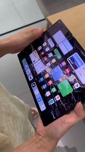 171K views · 1.5K reactions | Huawei Huawei Mate XT ULTIMATE DESIGN hands-on (2/2)The world‘s first commercially available tri-fold smartphone. #smartphone #HuaweiMateXT #technews #mobile #innovation | GIGadgets | Facebook