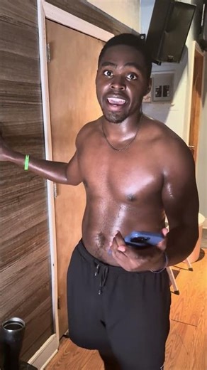 Training for the Paralympic 100m x National Amputee Soccer Team?! 👀