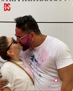 Sefali Jariwala Kiss His husband at Holi Celebration. #sefalijariwala #holi #holi2023 | Bollywood Society