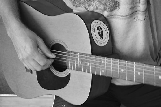 What Type Of Nails You Need To Play Fingerpick/Fingerstyle | Midlife Guitar