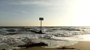 Hattet Ihr schöne Weihnachtsfeiertage? 🌟🎄❤ Nach all dem leckeren Essen und den süßen Naschereien tut ein Spaziergang am Strand besonders gut. Wen zieht es an die Ostsee? 🌊🌞🌊 | Großenbrode