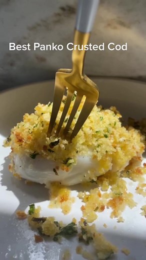 Crispy Baked Cod with Panko is an easy, flavorful, and light dinner meal. Flaky cod fillets topped with seasoned, lemon, garlic, and parsley Panko breadcrumbs then baked to perfection! Made with Amore, ❤️Elena. MAKE SOON😘—>RECIPE tap @cucinabyelena and find link in bio. Or, enter this in a web browser: https://www.cucinabyelena.com/crispy-baked-cod-with-panko-recipe/#fypシ #cucinabyelena #italianfood #bakedfish #codfilet #easydinnerideas #dinnertonight #howtocook #trending #recipevideo