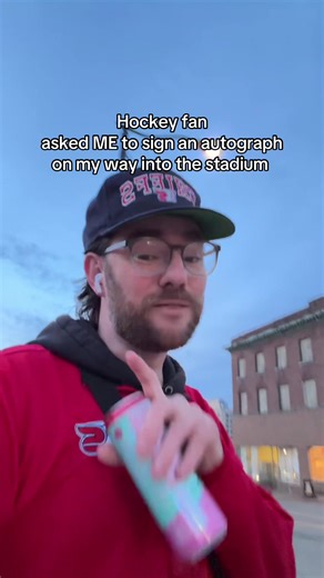 GO CHIEFS GO #hockey #employee #jackass #meme #viral
