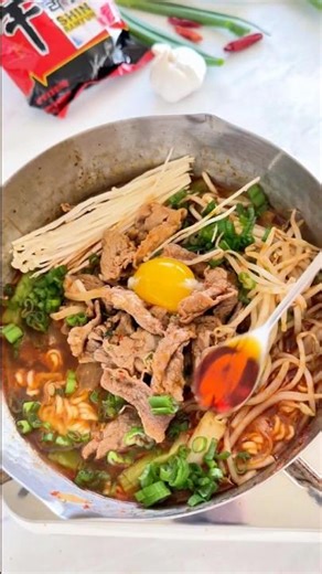Beef Loaded Shin Ramyun with Chili Oil 🔥 #shinramen #ramen #koreanramen #asmr