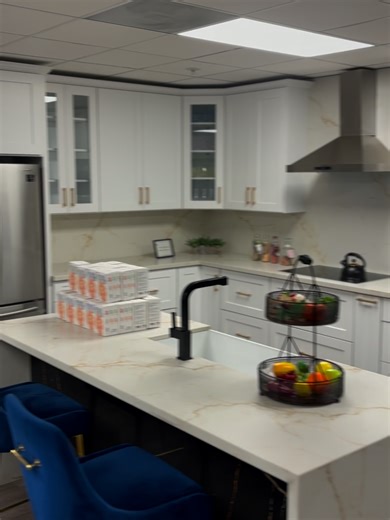 Welcome to Granite Factory 📍 6955 Consolidated Wy, San Diego, CA 92121 Quality stone, quartz and cabinets. Crafted to last! #kitchenset #kitchen #stone #quartz #kitchenideas #gfd #sinks