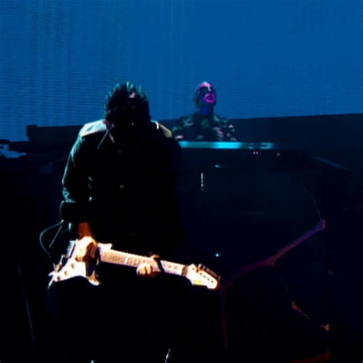 HEROES REALITY TOUR LIVE HD UPGRADE “We could steal time, just for two days...” A Reality Tour commenced on 7th October 2003 at the Forum Copenhagen in Denmark. The following month, the shows on 22nd and 23rd of November 2003 at The Point in Dublin, were recorded for A Reality Tour for both audio and DVD. "Heroes" was but one of the songs on the impressive setlist played over the two days in Dublin. In a 2010 interview with Mark Adams about the release, Bowie explained how he went about selectin