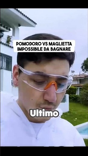 Pomodoro VS Maglietta impossibile da bagnare 🍅