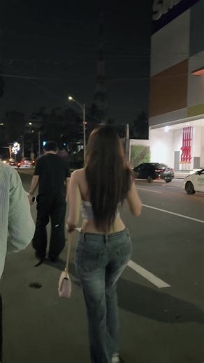 Bat pa nga kasi humarap? 😆