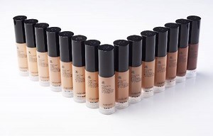 Skin feeling dry in this weather? The Perfecting Liquid Foundation not only covers flawlessly, but also moisturizes and protects with SPF 15 — a must for your skin. http://bit.ly/2SFT2AK | Arbonne