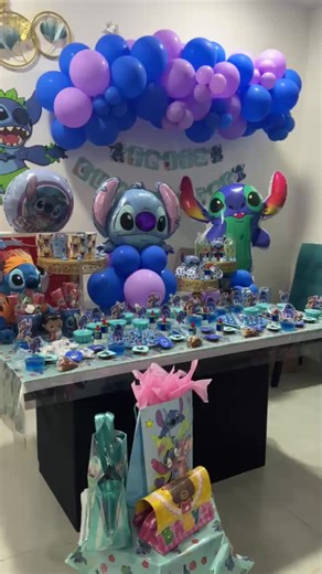 Mesa de Dulces de Stitch para Fiestas Creativas