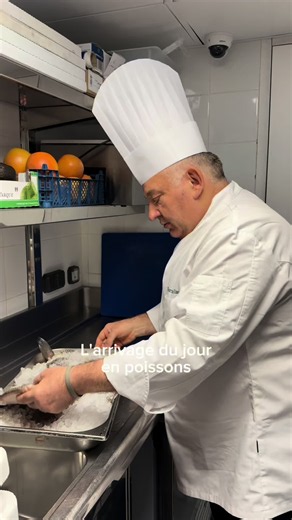 L'arrivage du jour est arrivé. Aujourd'hui : Brabus, Saint-Pierre et homards frais, directement de Saint-Malo. #paris8 #poissonfrais #saintmalo #restaurantparis #parisfood