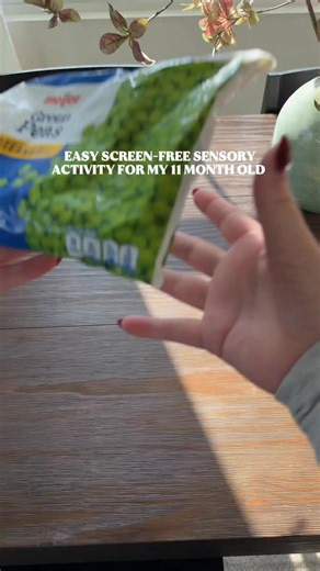 Trying the viral sensory activity everyone’s talking about 👀 So easy, no prep, and kept my 11-month-old busy longer than I expected 🙌 👉 Save this for later when you need a quick screen-free activity. #sensoryplayideas #sensoryactivities #screenfreefun #babyplayideas #newmomtips | She's Living Well