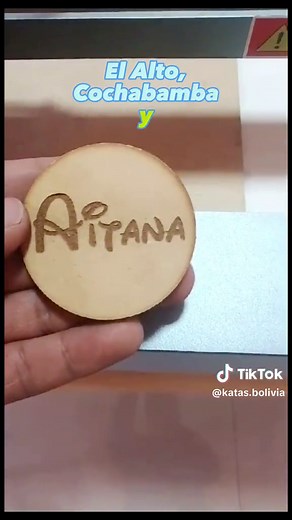 Lazervida de 10w, perfecta para emprendedores… Graba y corte en materiales como mdf, cuero y muchos mas, tecnologia laser diodo para tus proyectos #lazervida #personalizacion #grabadolaser #maquinadecorte #emprendimiento #cochabamba #santacruz #lapaz