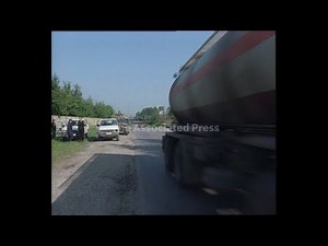 BOSNIA: SERB MOBS TARGET NATO PEACEKEEPERS