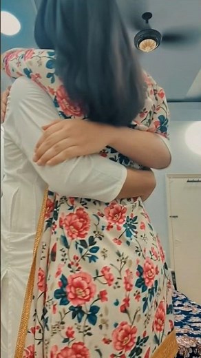 Pure Love Moment Husband & Wife Cute Hug | Heart-Touching Couple Short #CoupleGoals #HusbandWifeLove