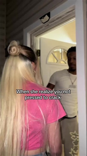 When she realize you not pressed to crack @gianna20 @Therealjerry | gianna20