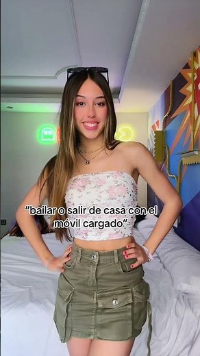 bailar o salir de casa con el móvil cargado ? #alexity #dance #baile