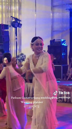 Best surprise dance ever ❤️ thumashi and tharindu. Wedding day #foryoupage