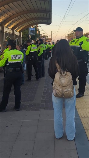 2.1K views · 15 reactions | Hasta pague doble por si acaso 來 #mts #bus #trolley #sandiego #Chulavista | Estefany Chucuan | Facebook