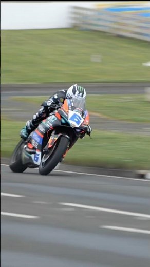 Michael Dunlop - V2 Ducati 🔴