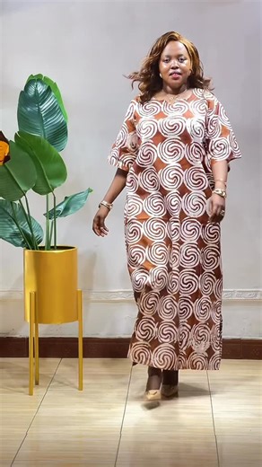 Orchid batiki on Instagram: "Mwanamke mwenye mvuto hujitambua kwa anachovaa. Batiki zetu zimebeba urembo, heshima na ubunifu 🌺 📦 Tunapokea oda popote ulipo Batiki dress - 35000Tsh"