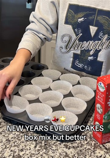 Last Minute New Year's Eve Cupcakes Recipe