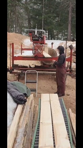 Nice white pine. 🌲 . . . . . . ⁃ Custom cutting ▪︎ Giant live edge slabs ⁃ Rough circular sawn dimensional lumber ⁃ Beams ▪︎ Bridge planking ⁃ Bolted bridge timbers ⁃ Bolted swamp and crane mats ▪︎ Nominal construction lumber ⁃ Chainsaw sharpening / chain grinding . . I buy the timber so you can dream up things to build. . . check out Sawdust Central . . #sawmill #satisfying #asmr #machines #michellehill #circularsawmill #woodisgood #UPMI #lumberjack #yooper #sawdust #heavyequipment #logging #l