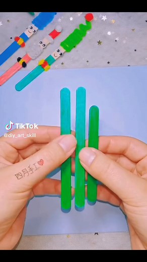 DIY Christmas Tree Pendant from Ice Cream Sticks