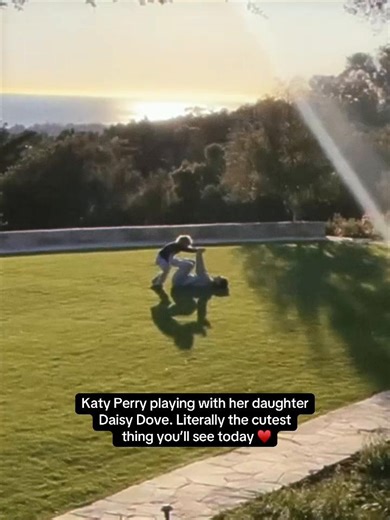 Katy Perry’s Adorable Moments with Daisy Dove