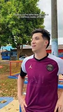 Qnd vc cai no time sem camisa 😂 #humor