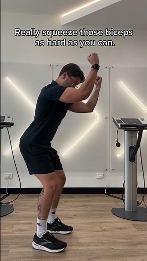 Today we will talk about how to do the Bicep Squeeze.🤩 #fitnesswomen #fitnessblogger #workout