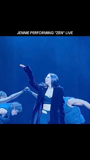Jennie Performs 'Zen' Live at The Ruby Experience