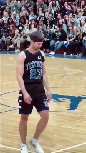 Chad Michael Murray and James Lafferty from One Tree Hill reunited on the court 👏