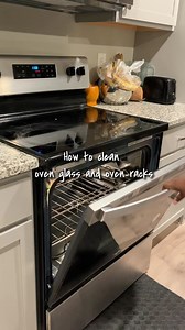 Transform your oven from greasy to gleaming with these cleaning tips 🫧✨ #scotchbrite #cleaning #ovencleaning | Scotch-Brite