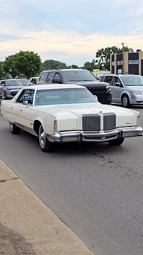 1977 Chrysler New Yorker Classic Car Drive By Engine Sound Woodward Dream Cruise 2025 | Casey Faitel
