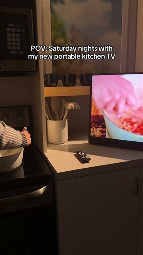 The Best Portable TV for Your Kitchen I Element Electronics #portabletv #kitchentv #recipes #tvs