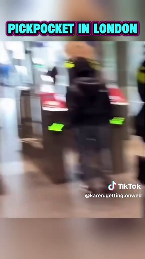 Pickpocket Caught Live on Street Caught on Camera