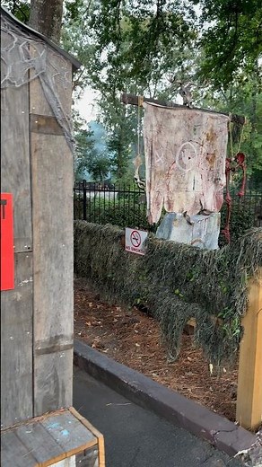 More scare zone sets from Fright Fest at Six Flags Over Georgia! #sixflags #frightfest #haunted