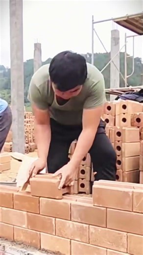 The skill of a bricklayer in laying bricks without using cement #shorts