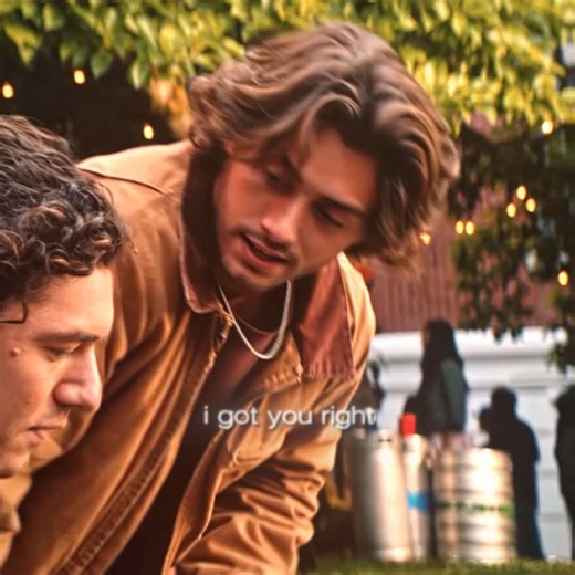 “you haven’t noticed her?” logan would be such a good boyfriend to hannah ngl | #offcampus #offcampusedit #johnlogan #johnloganedit #edit