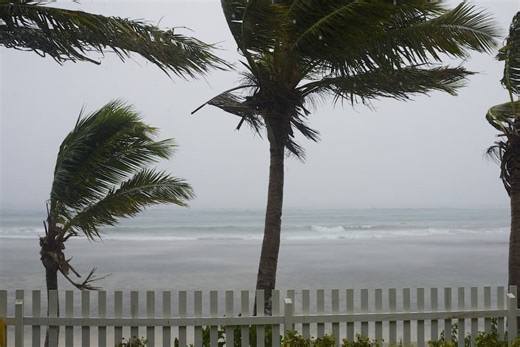 Cyclone Vaianu: Qantas, Jetstar & Virgin's Fiji flights cancelled
