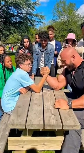 Skinny Kid Destroys Bodybuilder!