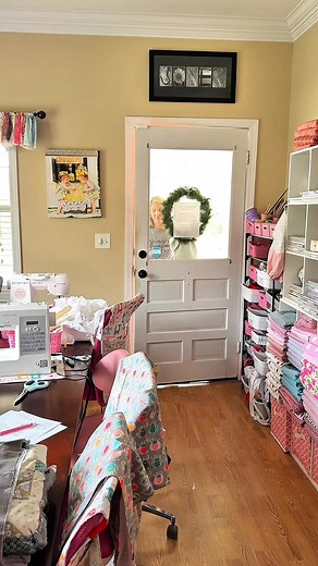 I’m your favorite sewing teacher #sewing #tamijones #beginnersewing #diy #crafty Walmart https://walmrt.us/3A8Dkca Amazon https://urlgeni.us/amazon/V2FXZj | Tami Jones • Hometown Quilt Company, LLC