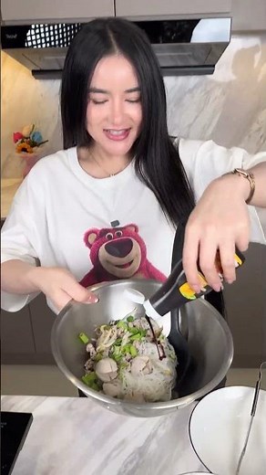 Quick and easy meal! Dried rice noodles 🥢 Just blanch the pork, veggies, and noodles until cooked...