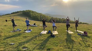 Asheville Yoga Hikes: Mountain Top Yoga Sessions