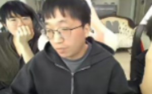 Tabe做客姿态家解说和Uzi上路solo暴打污渍 众人呐喊年龄不是借口